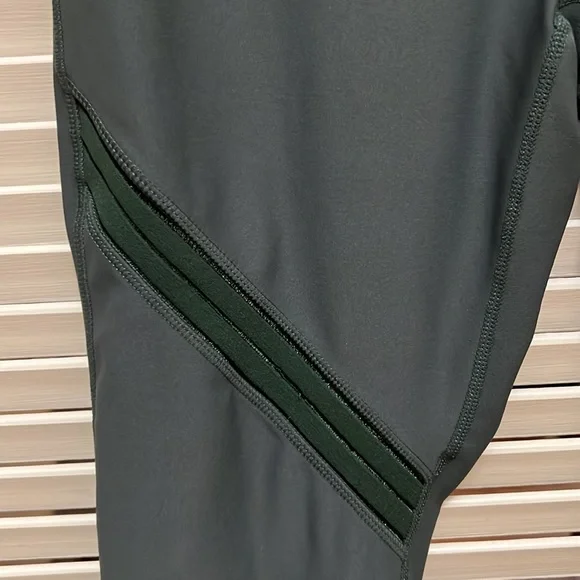 Avia Athletic Leggings / Joggers / Exercise / Running Pants in Green, Size Large - Picture 5 of 15